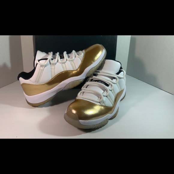 AIR JORDAN 11 LOW “CEREMONY” - Picture 1 of 7